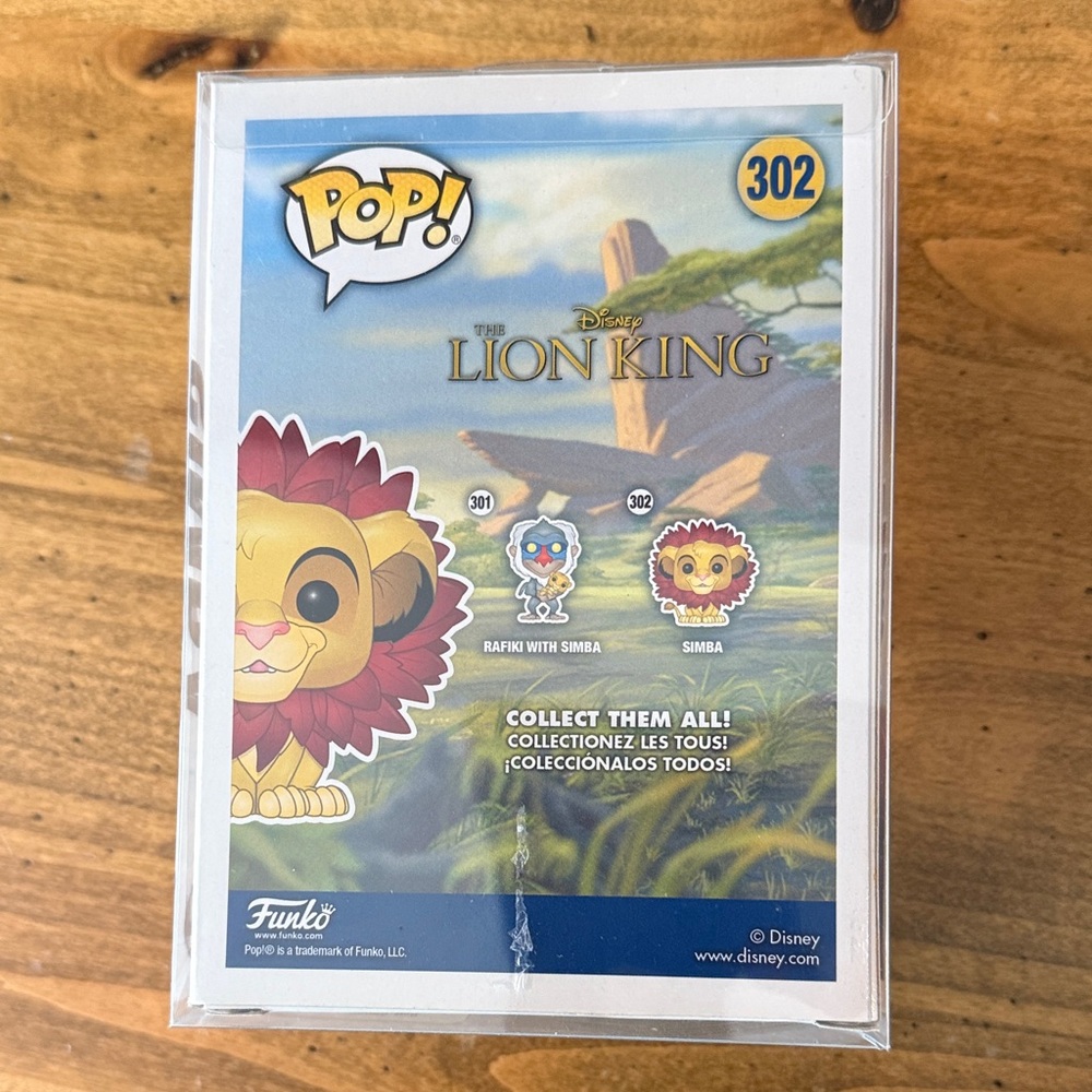 Funko Pop Disney Simba Exclusive Flocked Figure - Picture 2 of 4